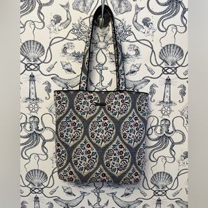 Vera Bradley tote bag
